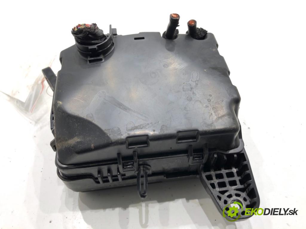 HYUNDAI i20 II liftback 2019 62 kW 1.2 1248 skříňka poistková 91950-C8280 (Pojistková skříňka)