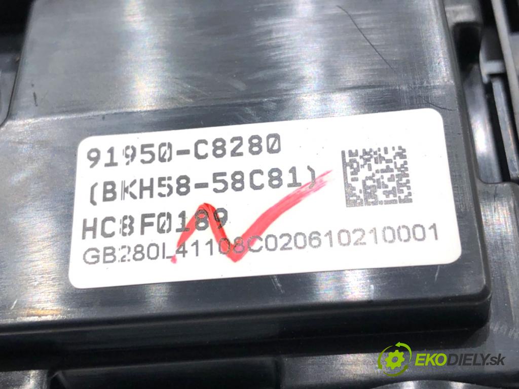 HYUNDAI i20 II liftback 2019 62 kW 1.2 1248 skříňka poistková 91950-C8280 (Pojistková skříňka)