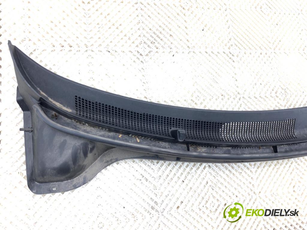 HYUNDAI i20 II liftback 2019 62 kW 1.2 1248 Torpédo, plast pod čelné okno 86150-C8000 (Torpédo (plast pod čelným sklom))