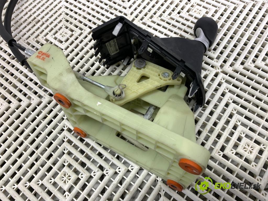 HYUNDAI i20 II liftback 2019 62 kW 1.2 1248 Kulisa 84650-C8050 (Rýchlostná páka (kulisa))