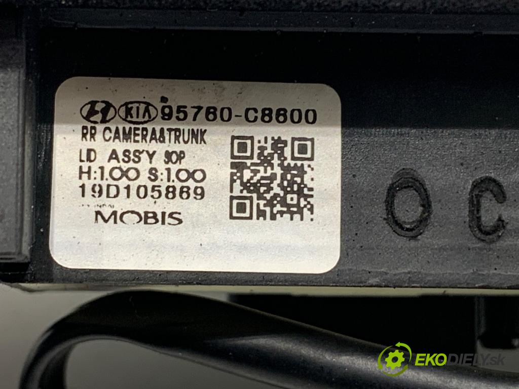HYUNDAI i20 II liftback 2019 62 kW 1.2 1248 Kľučka dverí zad 95760-C8600