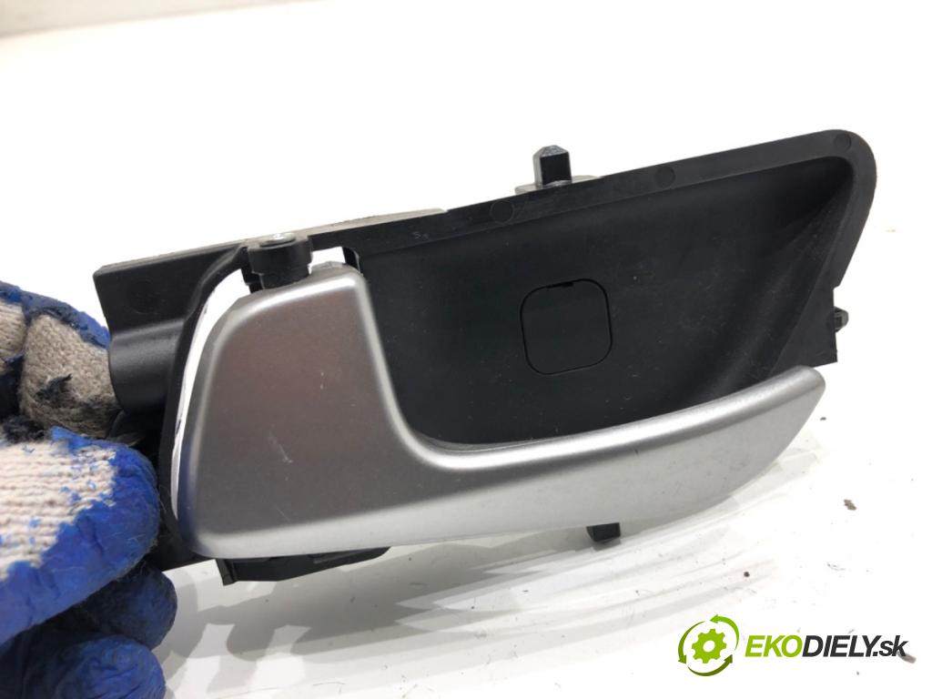 HYUNDAI i20 II liftback 2019 62 kW 1.2 1248 Kľučka vnútorná ľavy zad 82610-C7000