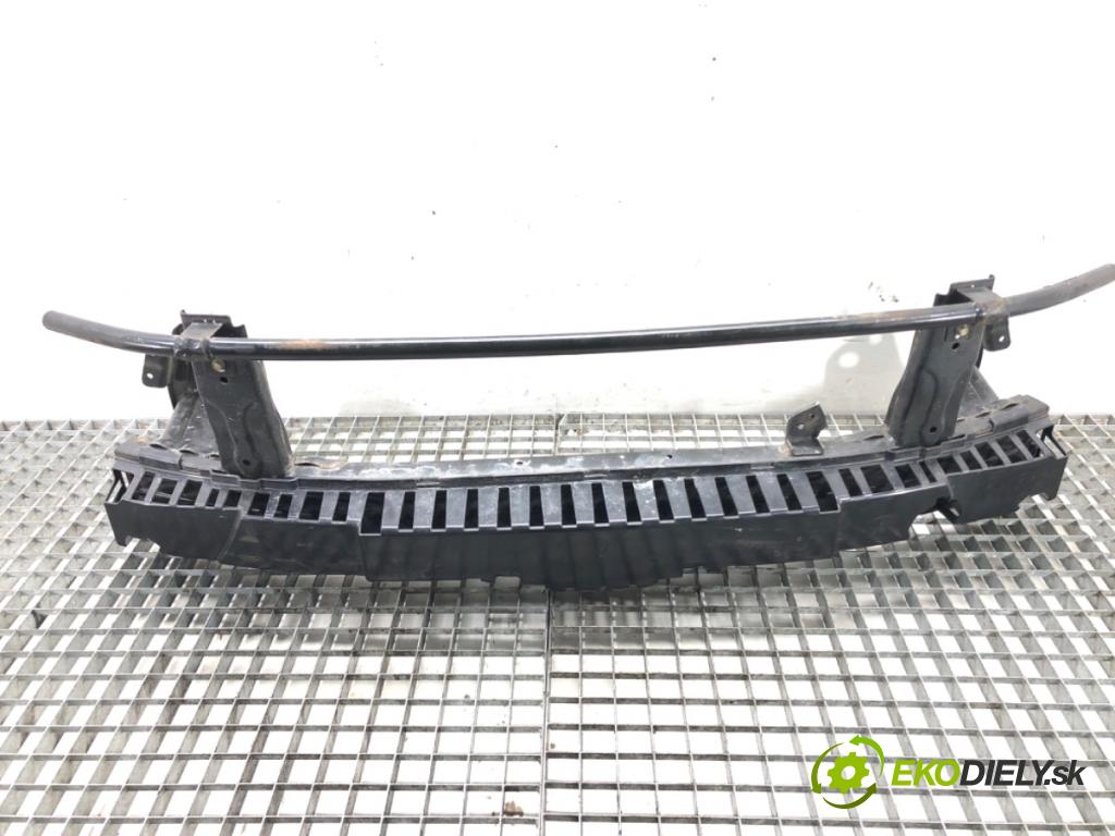 HYUNDAI i20 II liftback 2019 62 kW 1.2 1248 výztuha nárazníka přední část  (Přední výztuha)