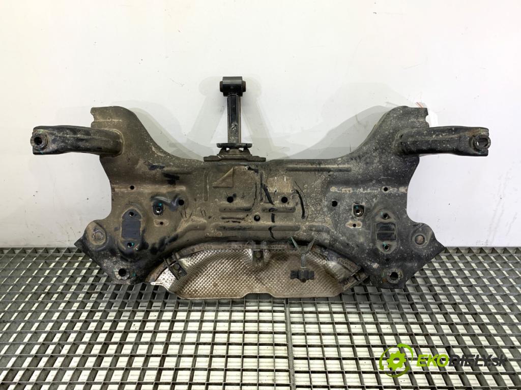 HYUNDAI i20 II liftback 2019 62 kW 1.2 1248 výztuha pod motor  (Přední výztuha)