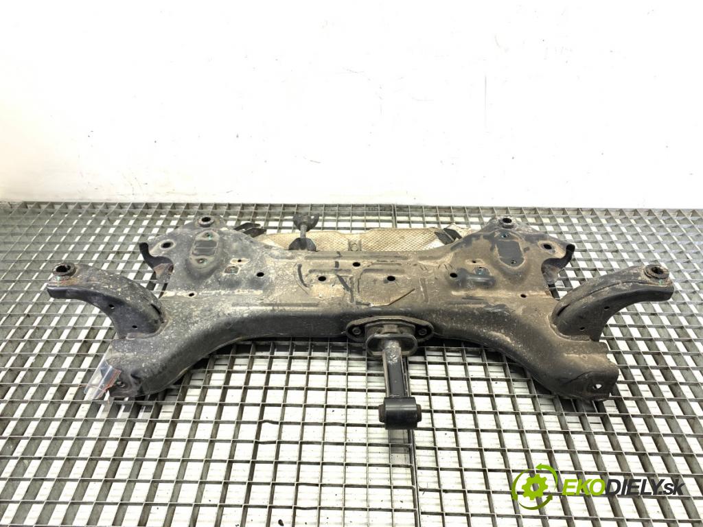 HYUNDAI i20 II liftback 2019 62 kW 1.2 1248 výztuha pod motor  (Přední výztuha)