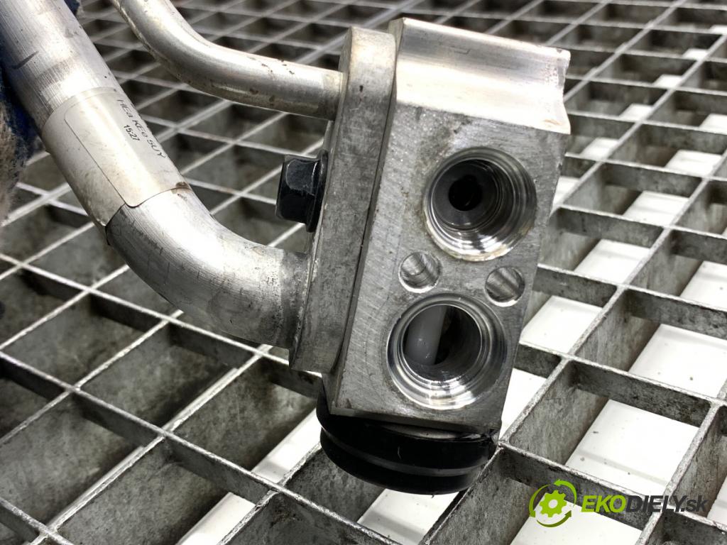 HYUNDAI i20 II liftback 2019 62 kW 1.2 1248 rúrka klimatizace 97775C8071 (Trubka klimatizace)