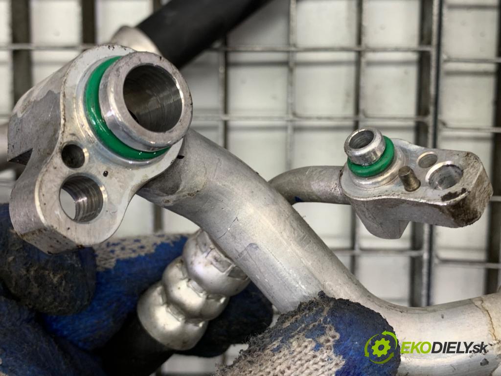 HYUNDAI i20 II liftback 2019 62 kW 1.2 1248 rúrka klimatizace 97775C8071 (Trubka klimatizace)