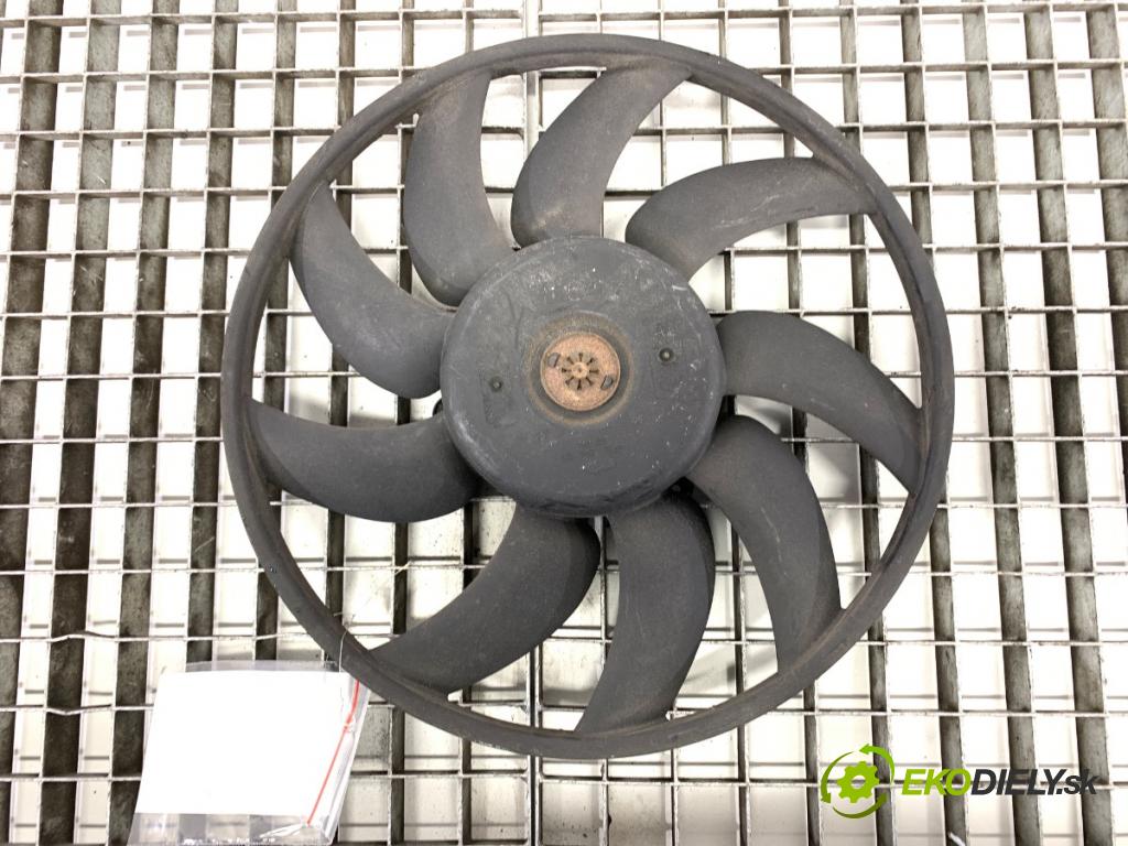 AUDI A6 C7 sedan 2011 180 kW 3.0 TDI quattro 2967 ventilátor klimatizace M160982 (Ventilátor chladiče klimatizace)