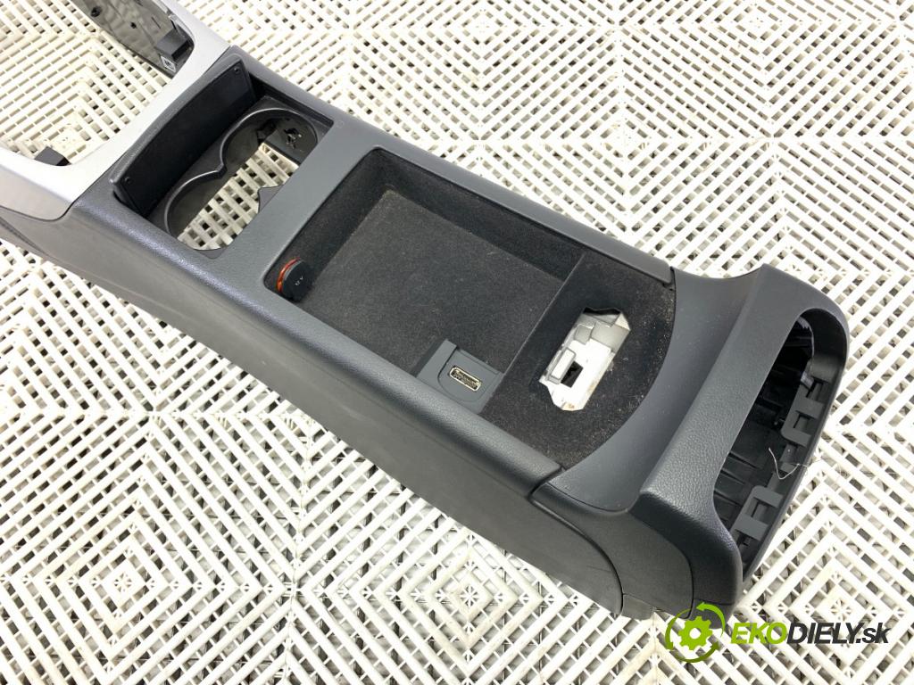 AUDI A6 C7 sedan 2011 180 kW 3.0 TDI quattro 2967 Tunel středový 4G0863244A (Středový tunel)