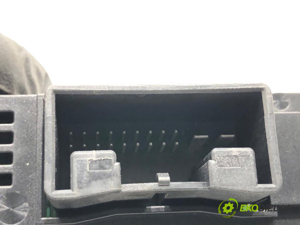 AUDI A6 C7 sedan 2011 180 kW 3.0 TDI quattro 2967 Panel ovládania kúrenia 4G0820043K (Prepínacie páčky pod volantom)