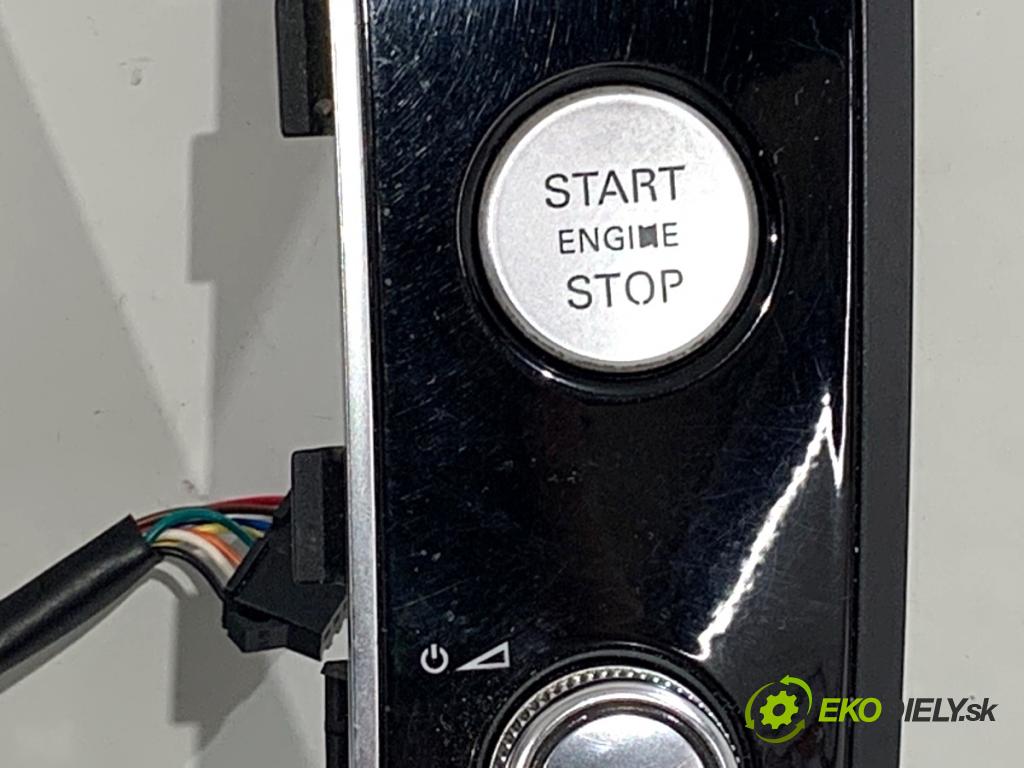 AUDI A6 C7 sedan 2011 180 kW 3.0 TDI quattro 2967 Panel ovládania radia 4G1919610A (Prepínacie páčky pod volantom)