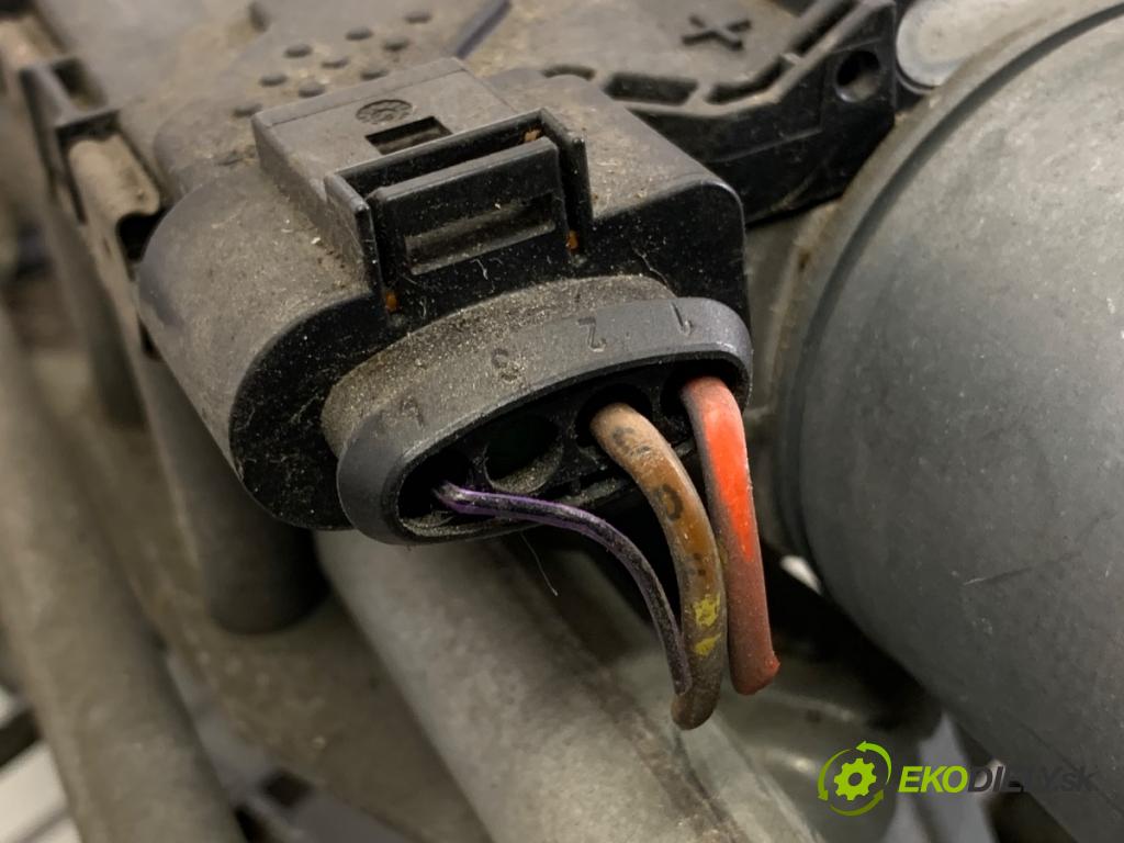 AUDI A6 C7 sedan 2011 180 kW 3.0 TDI quattro 2967 Mechanizmus stieračov predný 1397220616 (Motorček stieračov predný)