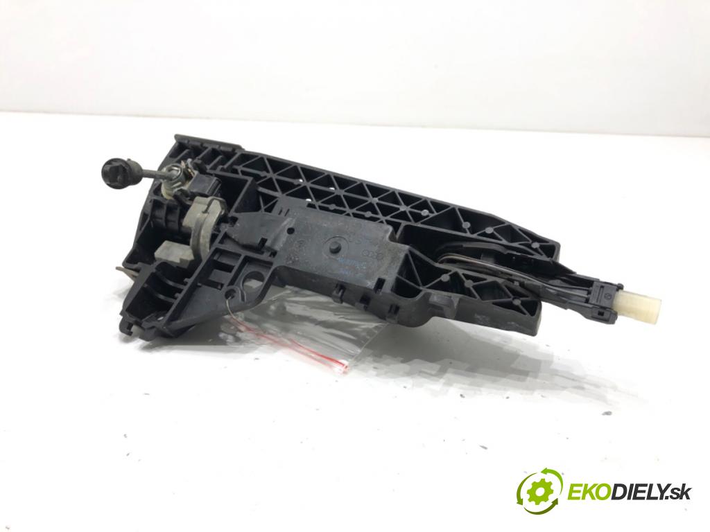 AUDI A6 C7 sedan 2011 180 kW 3.0 TDI quattro 2967 Kľučka vonkajšia ľavy predný