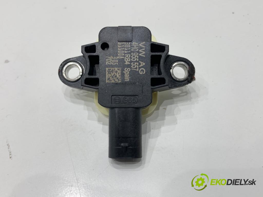 AUDI A6 C7 sedan 2011 180 kW 3.0 TDI quattro 2967 snímač nárazu 4H0955557 (Snímač nárazu)