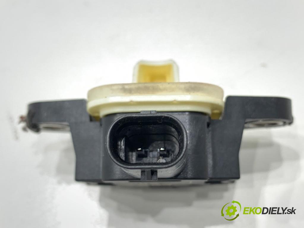 AUDI A6 C7 sedan 2011 180 kW 3.0 TDI quattro 2967 snímač nárazu 4H0955557 (Snímač nárazu)