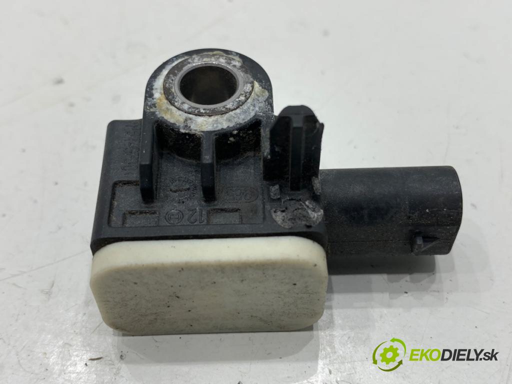 AUDI A6 C7 sedan 2011 180 kW 3.0 TDI quattro 2967 snímač nárazu 4H0959651A (Snímač nárazu)