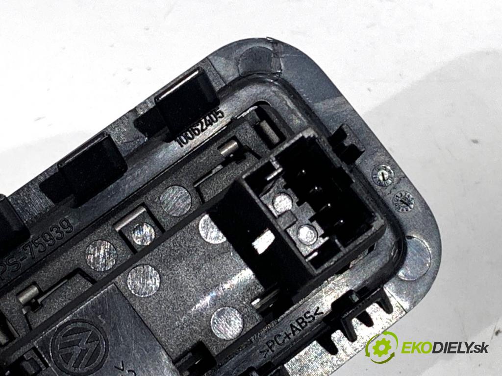 AUDI A6 C7 sedan 2011 180 kW 3.0 TDI quattro 2967 vypínač otevírání dveří 3D0959831