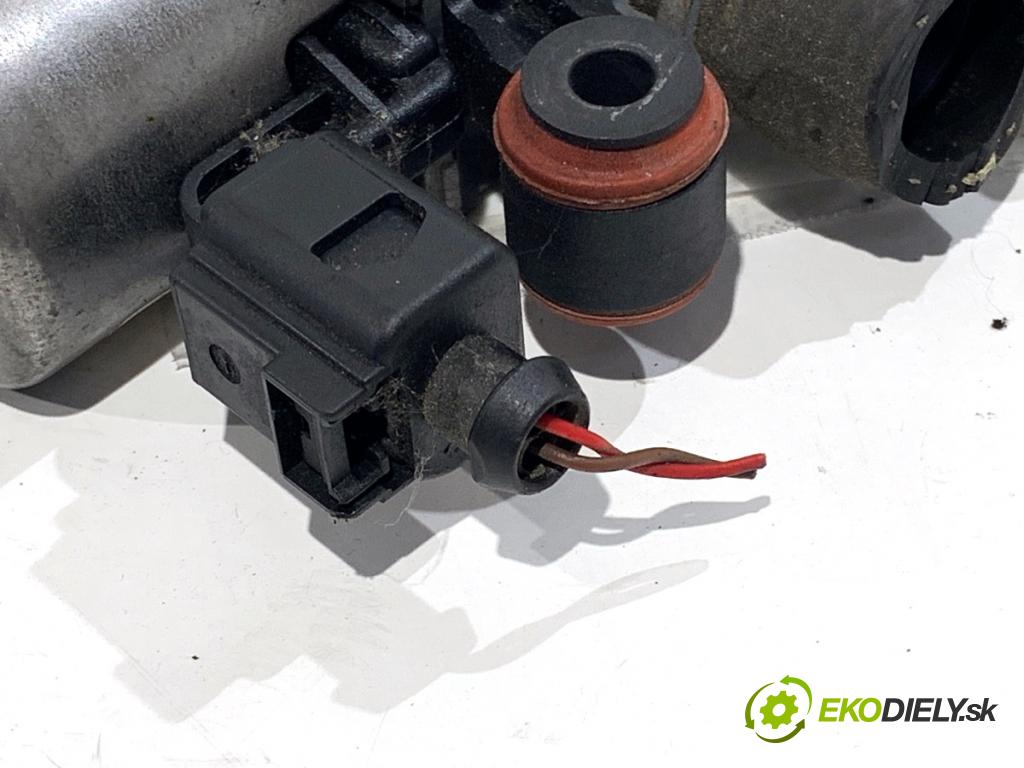 AUDI A6 C7 sedan 2011 180 kW 3.0 TDI quattro 2967 Magnetický ventil vody 8E0820035B (Elektrosúčasti ostatné)