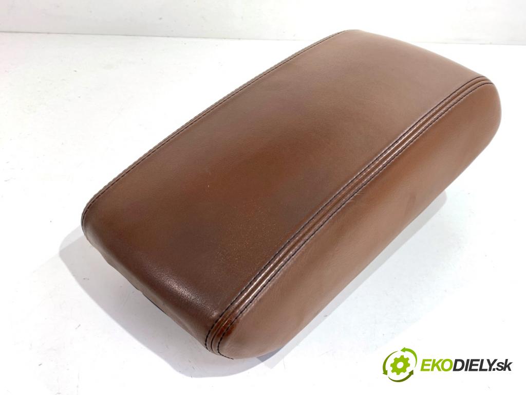 JEEP GRAND CHEROKEE WK SUV 2015 184 kW 3.0 CRD V6 4x4 2987 Lakťová opierka  (Lakťová opierka)