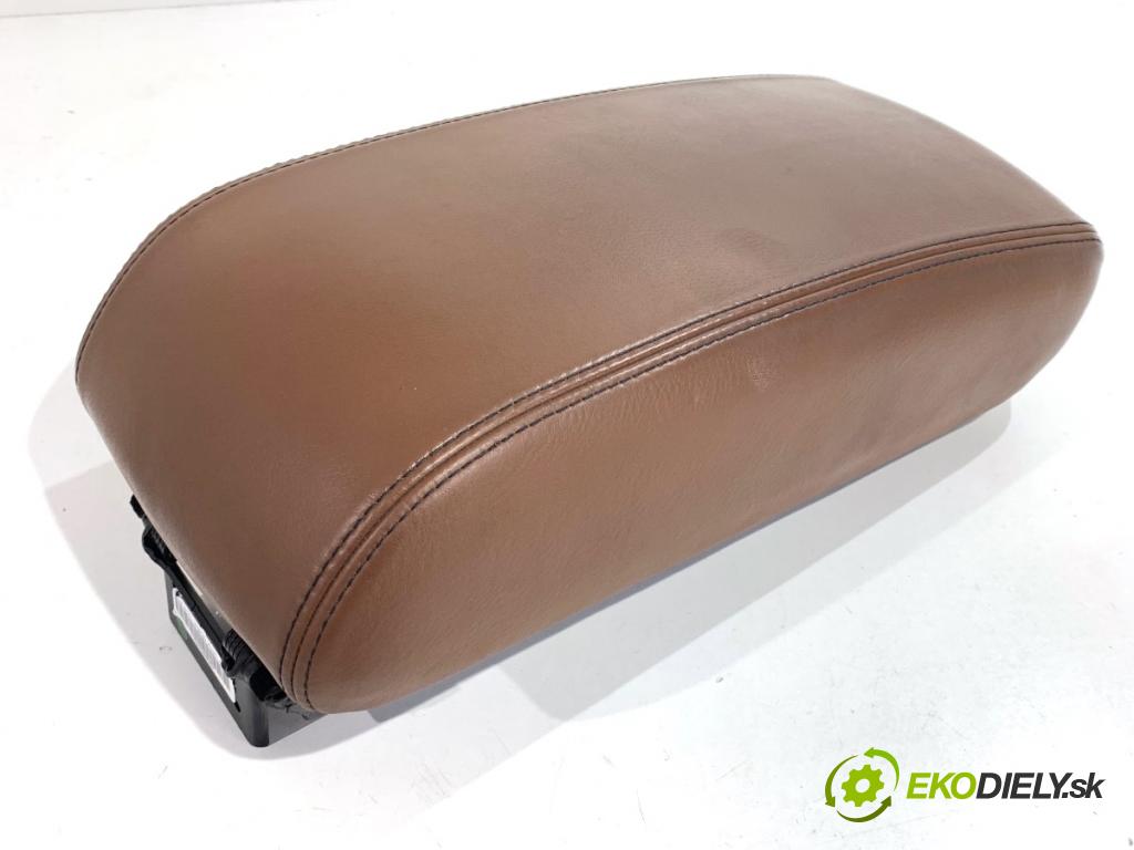 JEEP GRAND CHEROKEE WK SUV 2015 184 kW 3.0 CRD V6 4x4 2987 Lakťová opierka  (Lakťová opierka)