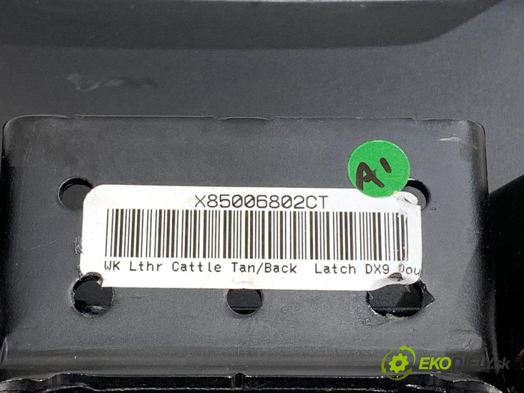 JEEP GRAND CHEROKEE WK SUV 2015 184 kW 3.0 CRD V6 4x4 2987 Lakťová opierka  (Lakťová opierka)