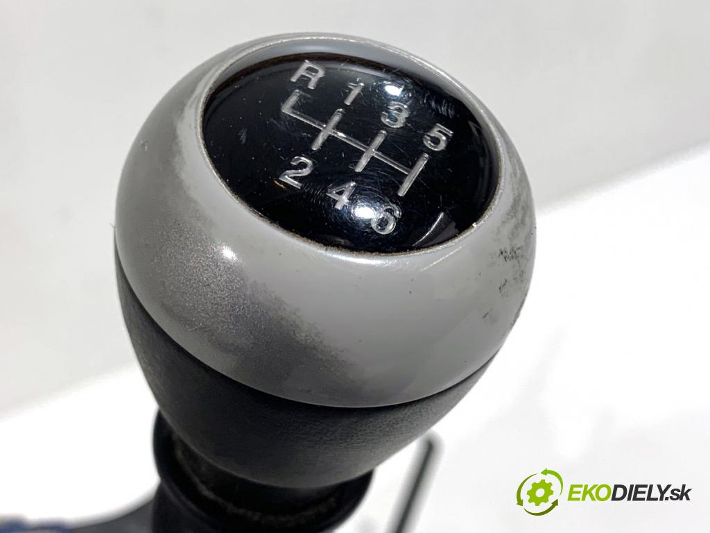 SSANGYONG TIVOLI SUV 2023 120 kW 1.5 T-GDi 1497 Kulisa  (Rýchlostná páka (kulisa))