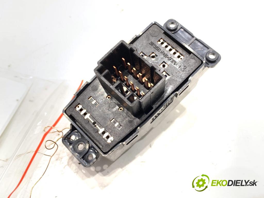 SSANGYONG TIVOLI SUV 2023 120 kW 1.5 T-GDi 1497 Prepínač nastavenia spätných zrkadiel  (Prepínacie páčky pod volantom)