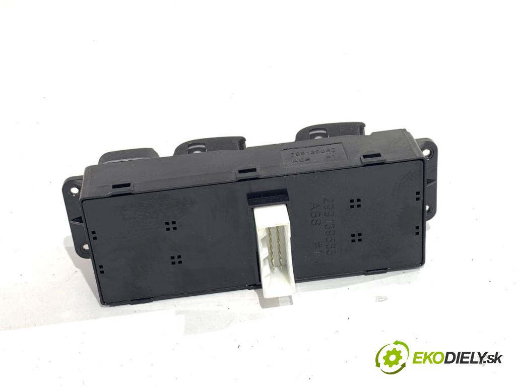 SSANGYONG TIVOLI SUV 2023 120 kW 1.5 T-GDi 1497 Prepínač okien 85811-35300LBV (Prepínacie páčky pod volantom)