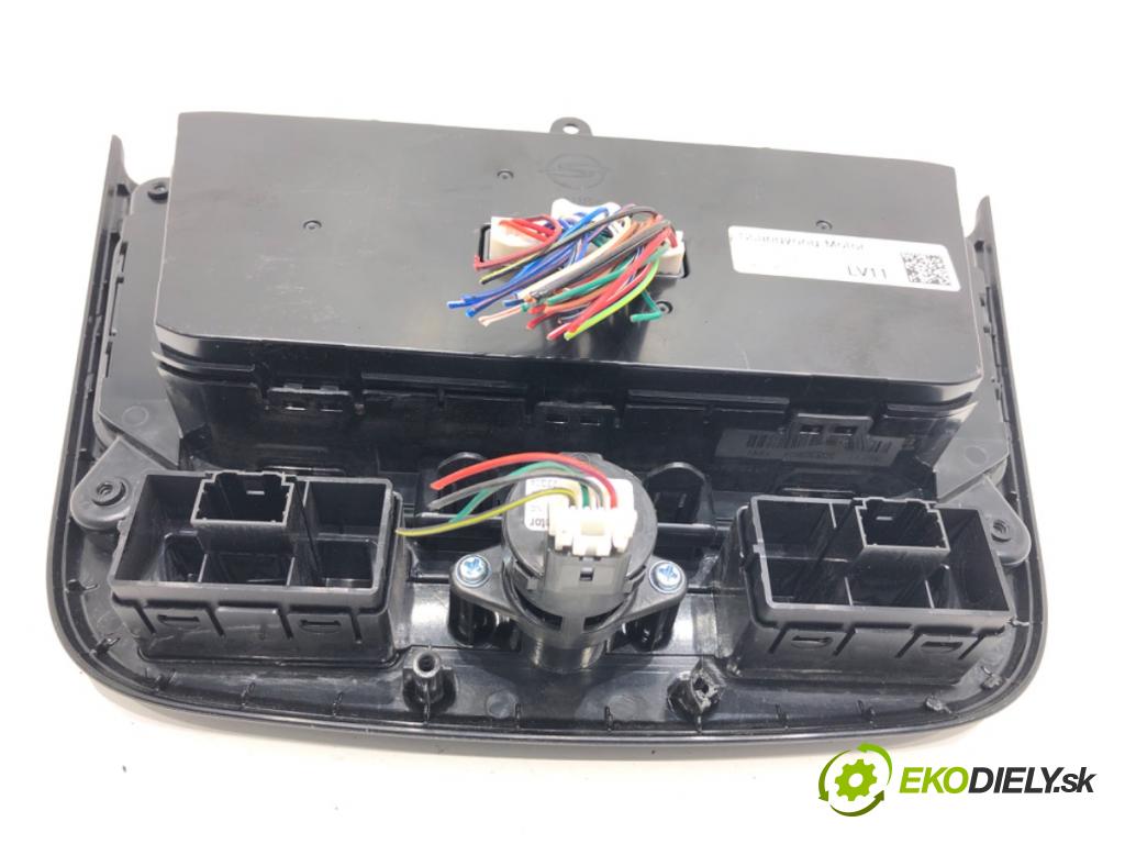 SSANGYONG TIVOLI SUV 2023 120 kW 1.5 T-GDi 1497 Spínač svetiel výstražných (núdzových) 68702-35061 (Prepínacie páčky pod volantom)