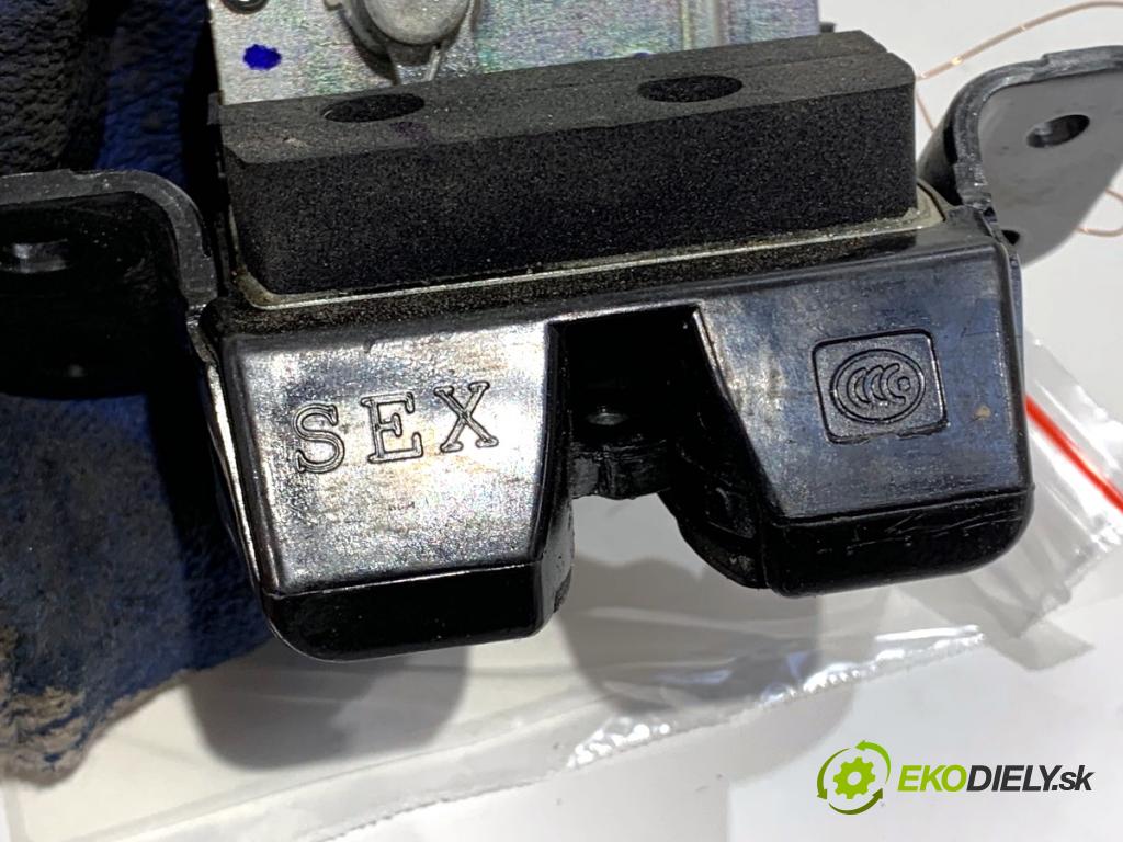 SSANGYONG TIVOLI SUV 2023 120 kW 1.5 T-GDi 1497 zámok dverí zad