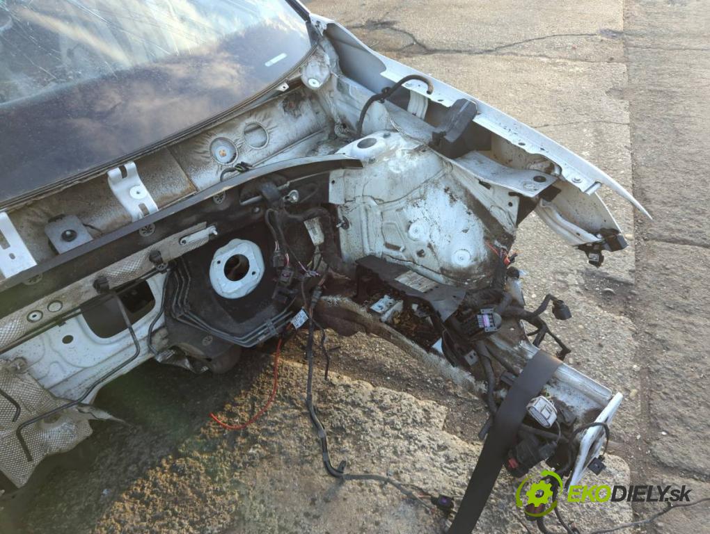 VW T-ROC SUV 2019 110 kW 1.5 TSI 1495 karoséria ČTVRŤÁK: Blatník zad ľavy pravy prah strecha PODŁUŻNICA ľavy pravy