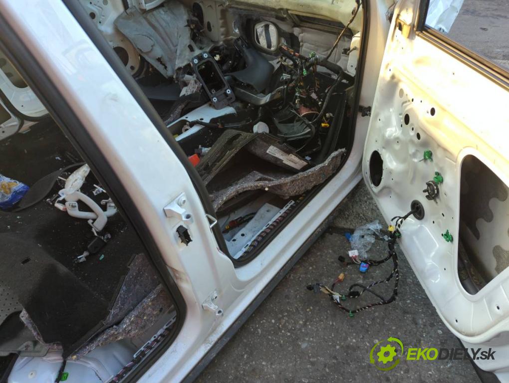 VW T-ROC SUV 2019 110 kW 1.5 TSI 1495 karoséria ČTVRŤÁK: Blatník zad ľavy pravy prah strecha PODŁUŻNICA ľavy pravy