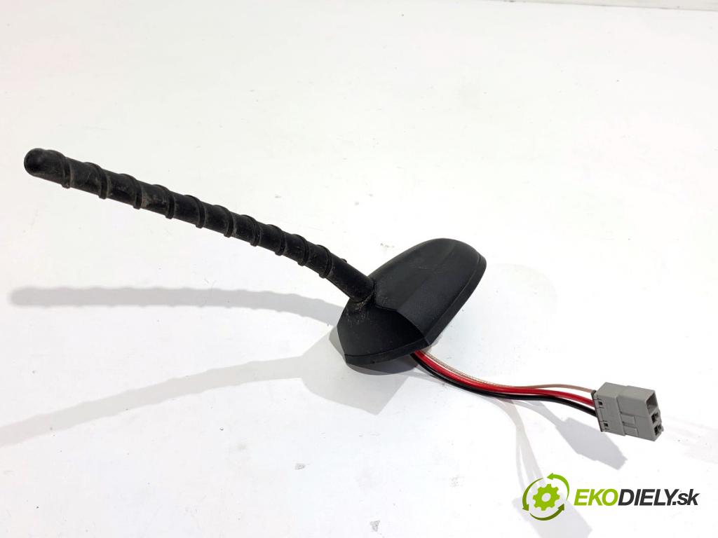 SSANGYONG TIVOLI SUV 2023 120 kW 1.5 T-GDi 1497 ANTENA 89400-35210