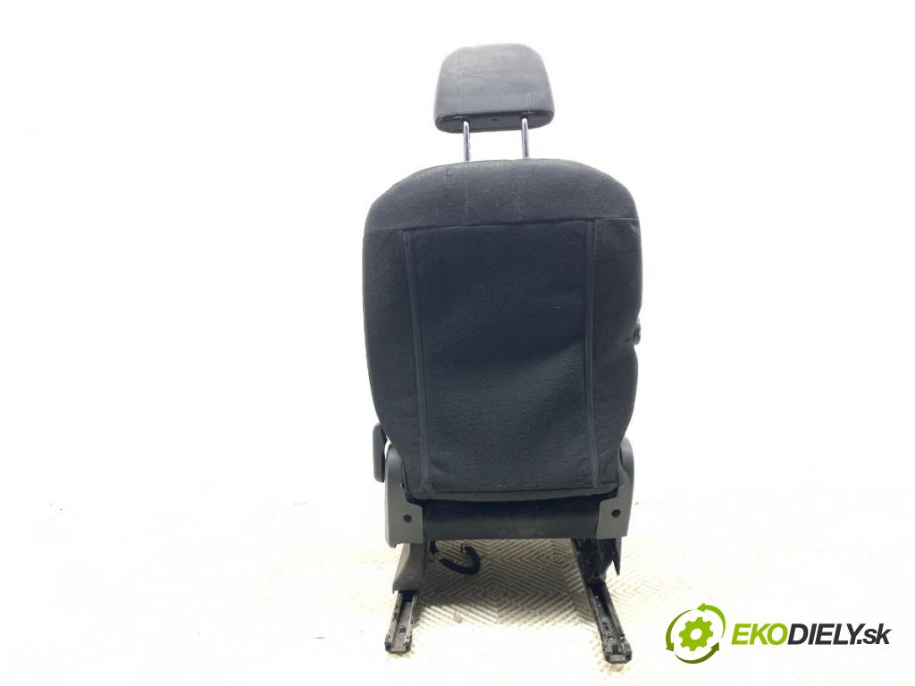 TOYOTA PROACE Nadwozie pełne/minivan 2021 75 kW 1.5 D-4D 100 (BPZMD) 1499 sedadlo levý přední část