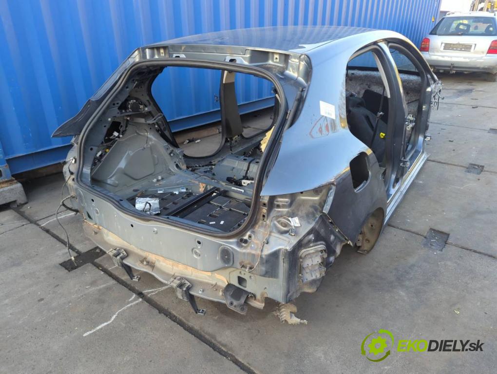 RENAULT MEGANE IV liftback 2019 85 kW 1.5 Blue dCi 115 (B9A6) 1461 karoséria ČTVRŤÁK: Blatník zad ľavy pravy prah strecha PODŁUŻNICA ľavy pravy