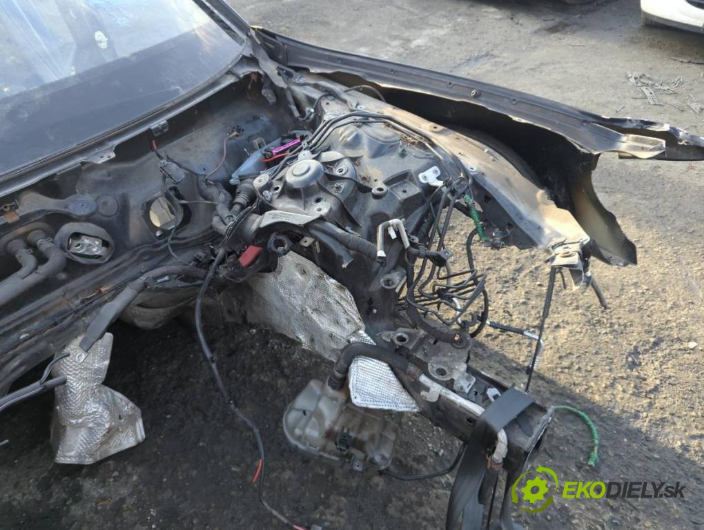 AUDI A6 C7 sedan 2011 180 kW 3.0 TDI quattro 2967 KAROSERIA ČTVRŤÁK blatník zadní část levý pravý práh střecha PODŁUŻNICA levý pravý