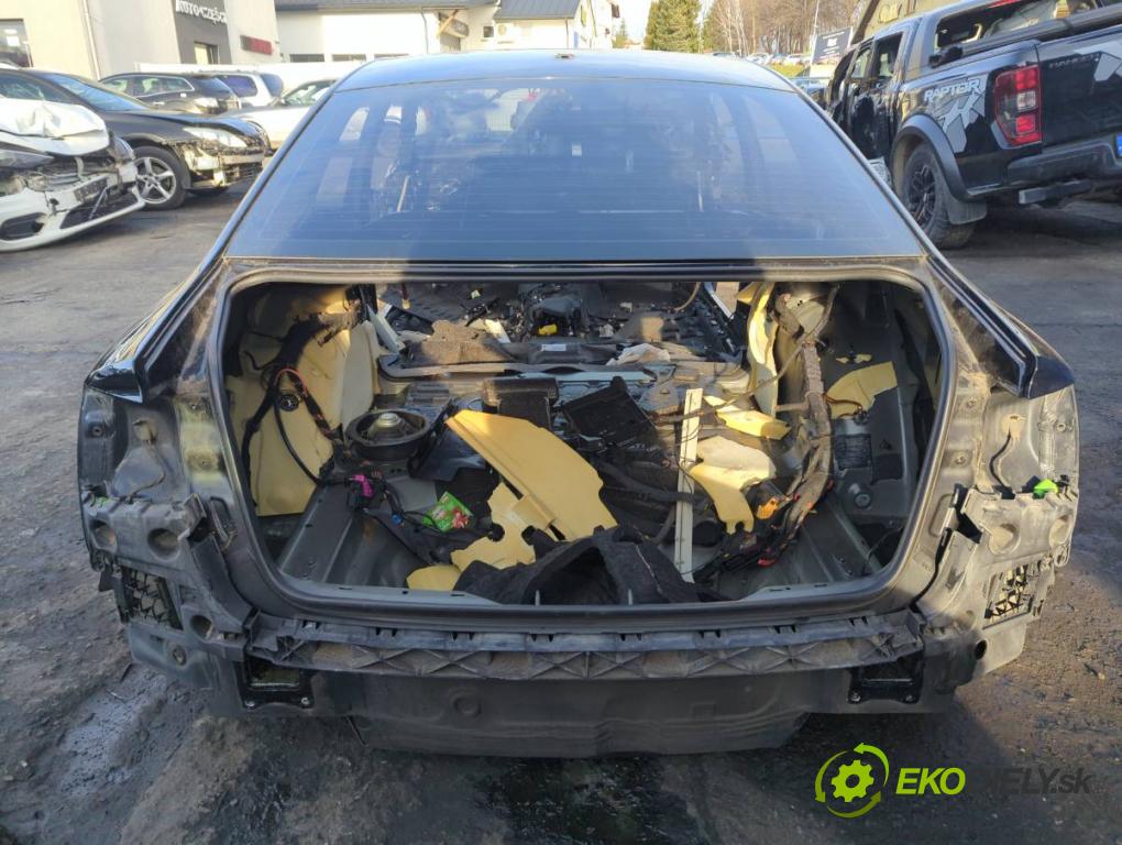AUDI A6 C7 sedan 2011 180 kW 3.0 TDI quattro 2967 KAROSERIA ČTVRŤÁK blatník zadní část levý pravý práh střecha PODŁUŻNICA levý pravý
