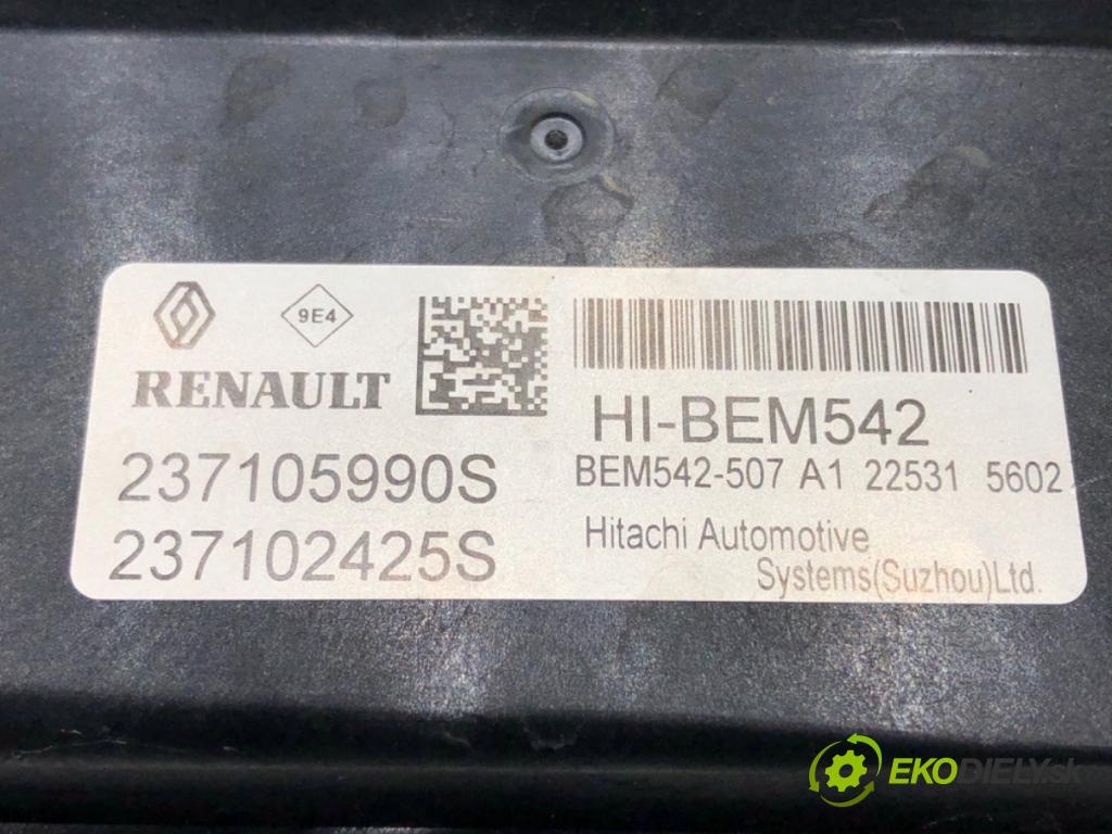 RENAULT CLIO V liftback 2022 69 kW 1.6 E-TECH 145 (B7MU) 1598 řídící jednotka motora 237105990S (Řídicí jednotka)