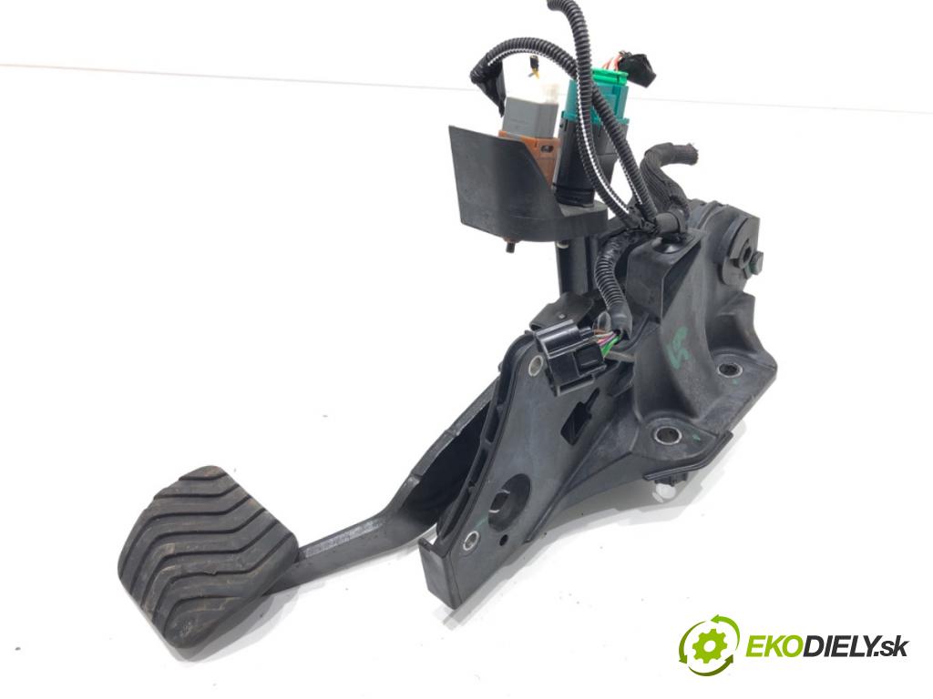 RENAULT CLIO V liftback 2022 69 kW 1.6 E-TECH 145 (B7MU) 1598 pedal brzdy 465017806RT