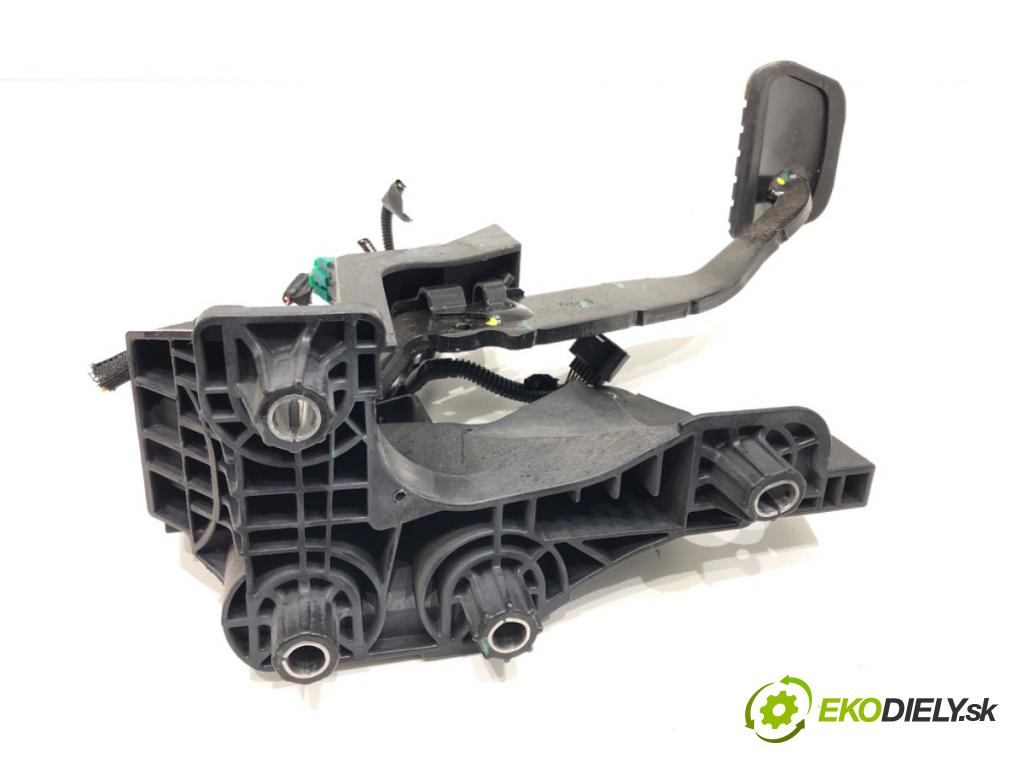 RENAULT CLIO V liftback 2022 69 kW 1.6 E-TECH 145 (B7MU) 1598 pedal brzdy 465017806RT