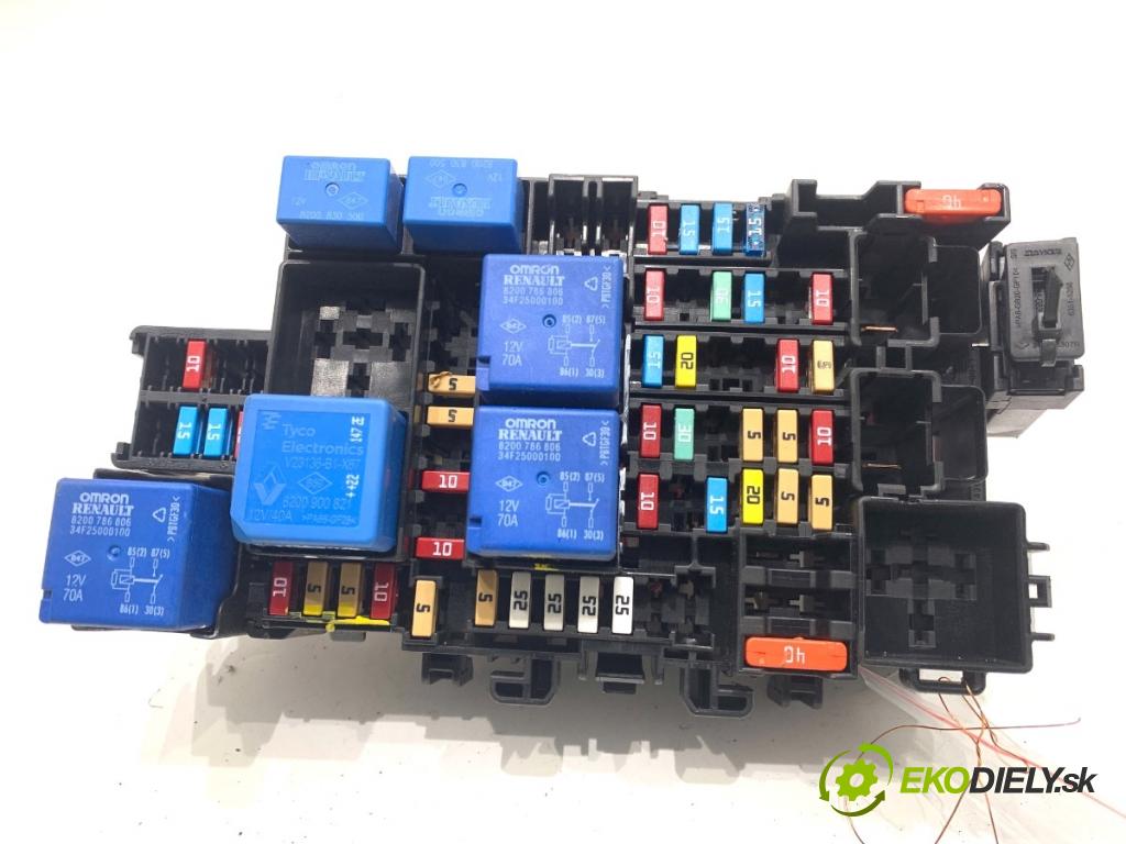 RENAULT CLIO V liftback 2022 69 kW 1.6 E-TECH 145 (B7MU) 1598 Skrinka poistková 243805499R (Poistková skrinka)