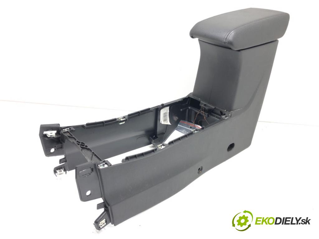 RENAULT CLIO V liftback 2022 69 kW 1.6 E-TECH 145 (B7MU) 1598 loketní opěrka 969158883R (Loketní opěrka)