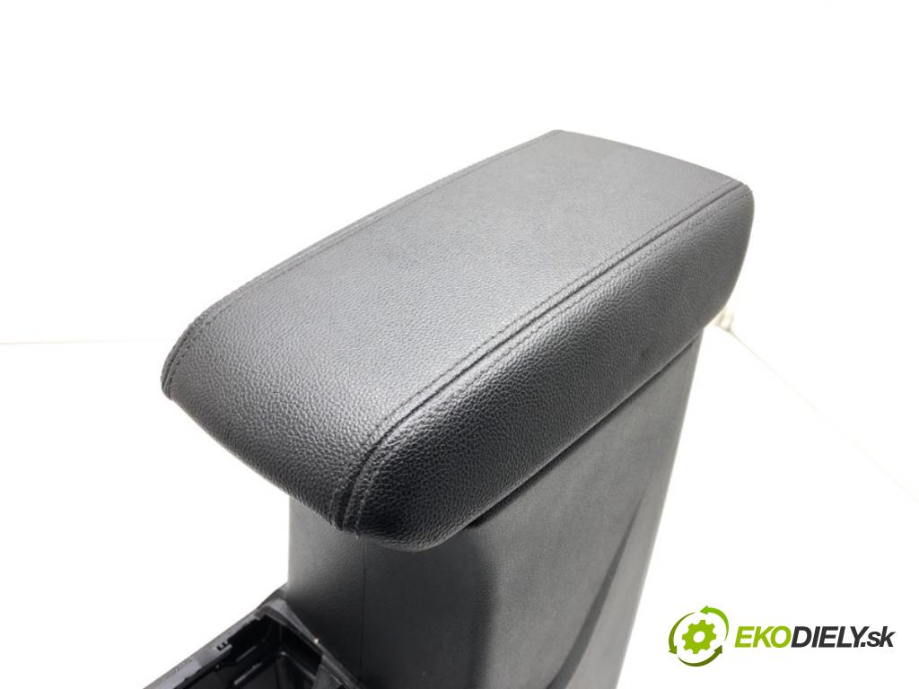 RENAULT CLIO V liftback 2022 69 kW 1.6 E-TECH 145 (B7MU) 1598 loketní opěrka 969158883R (Loketní opěrka)