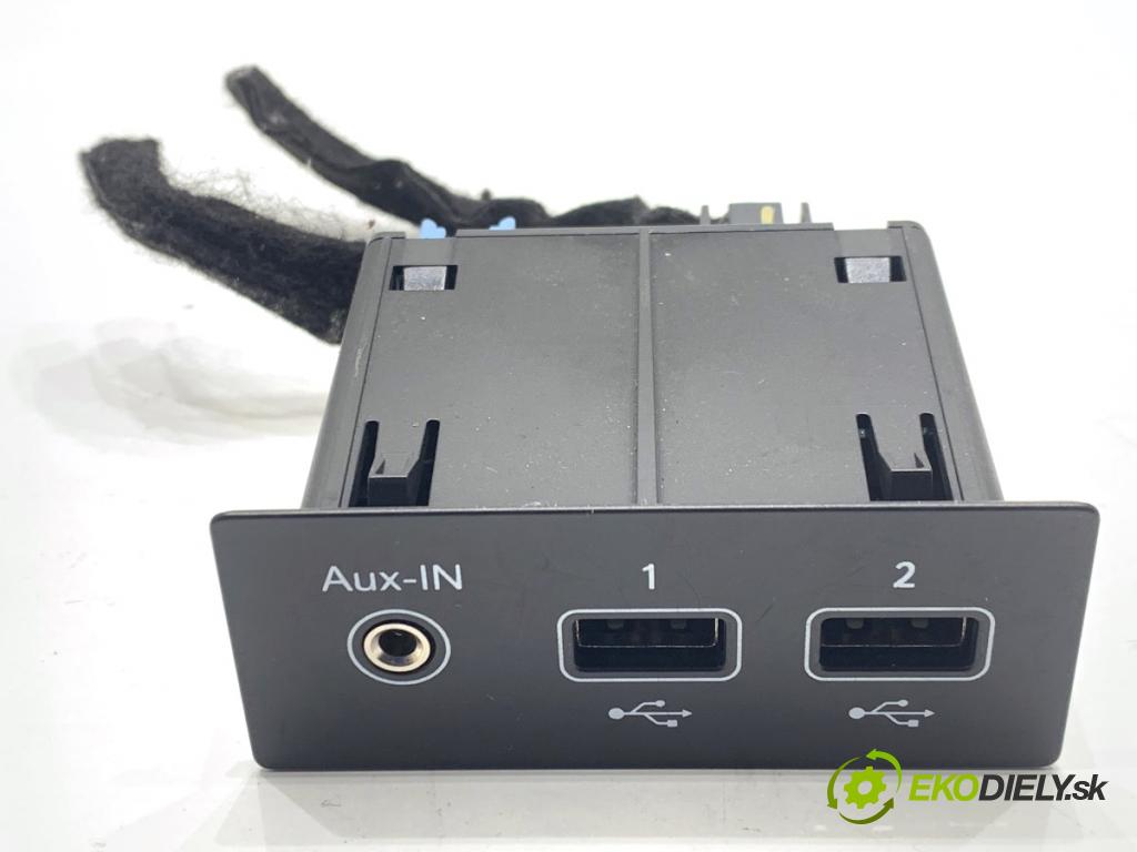 RENAULT CLIO V liftback 2022 69 kW 1.6 E-TECH 145 (B7MU) 1598 HNÍZDO: USB 280231553R