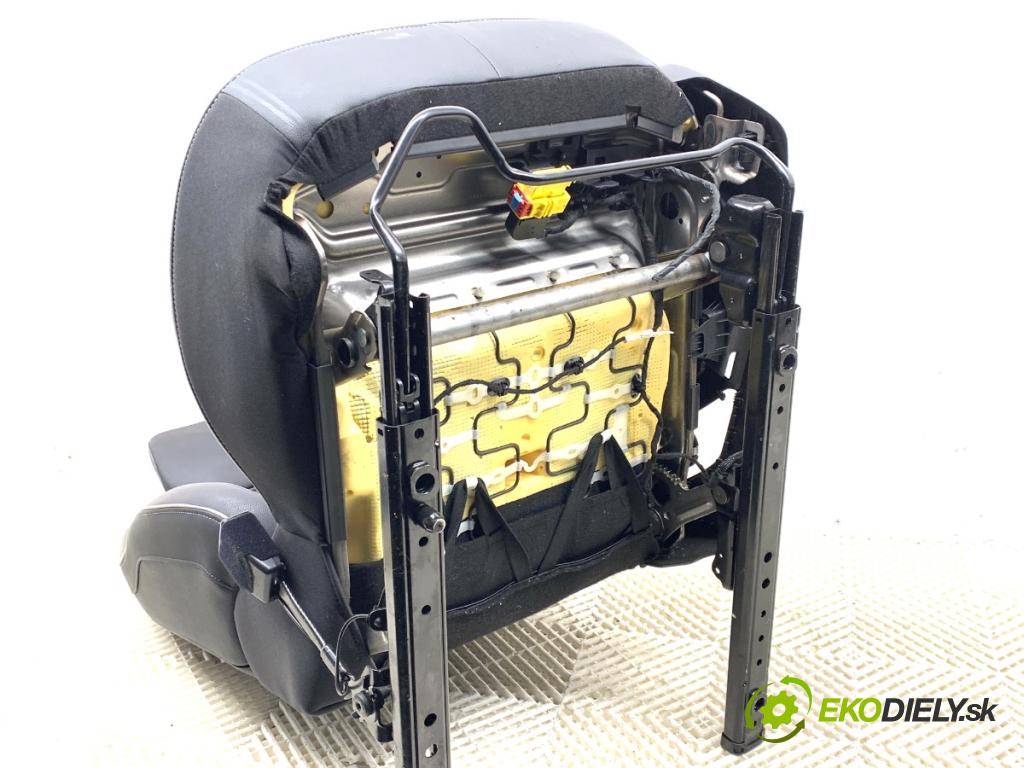 RENAULT CLIO V liftback 2022 69 kW 1.6 E-TECH 145 (B7MU) 1598 Sedadlo ľavy predný