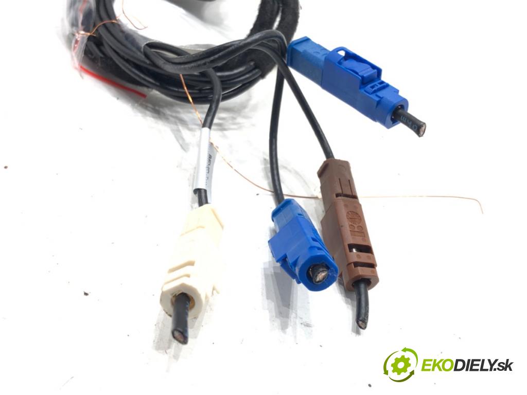 RENAULT CLIO V liftback 2022 69 kW 1.6 E-TECH 145 (B7MU) 1598 ANTENA