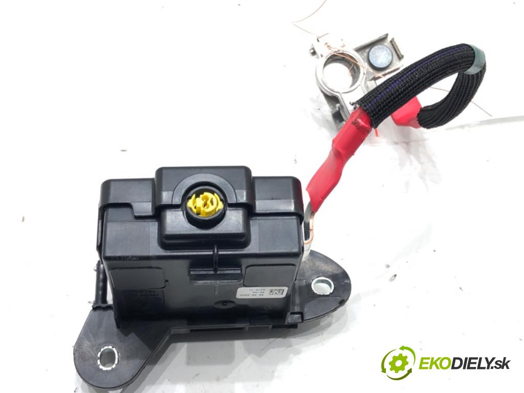 RENAULT CLIO V liftback 2022 69 kW 1.6 E-TECH 145 (B7MU) 1598 svorka plus 285A82523R