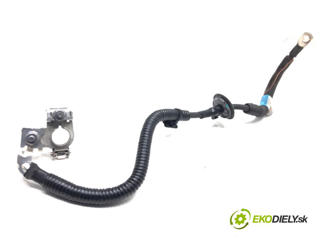 RENAULT CLIO V liftback 2022 69 kW 1.6 E-TECH 145 (B7MU) 1598 svorka MINUS 240805025R