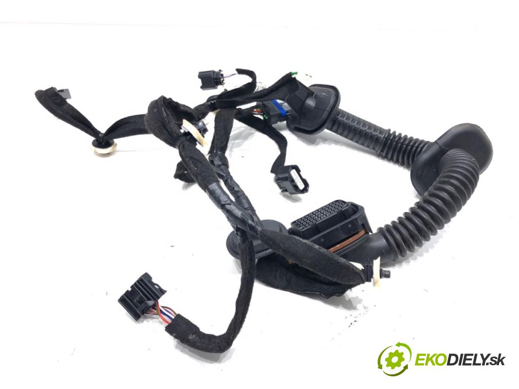 RENAULT CLIO V liftback 2022 69 kW 1.6 E-TECH 145 (B7MU) 1598 káblovačka dveře přední část levý 241254775R