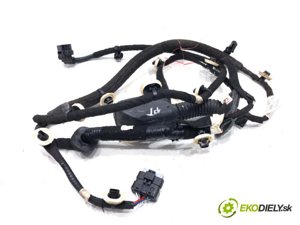 RENAULT CLIO V liftback 2022 69 kW 1.6 E-TECH 145 (B7MU) 1598 káblovačka dveře zadní část pravý 241263888R